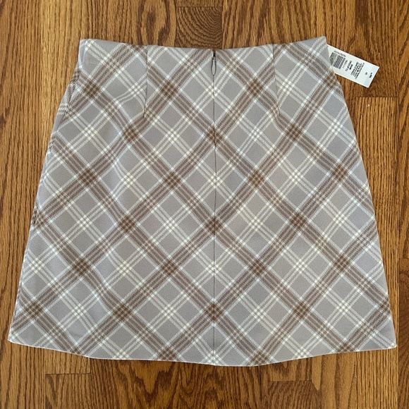 Wilfred Classic Mini Skirt - Picture 2 of 5